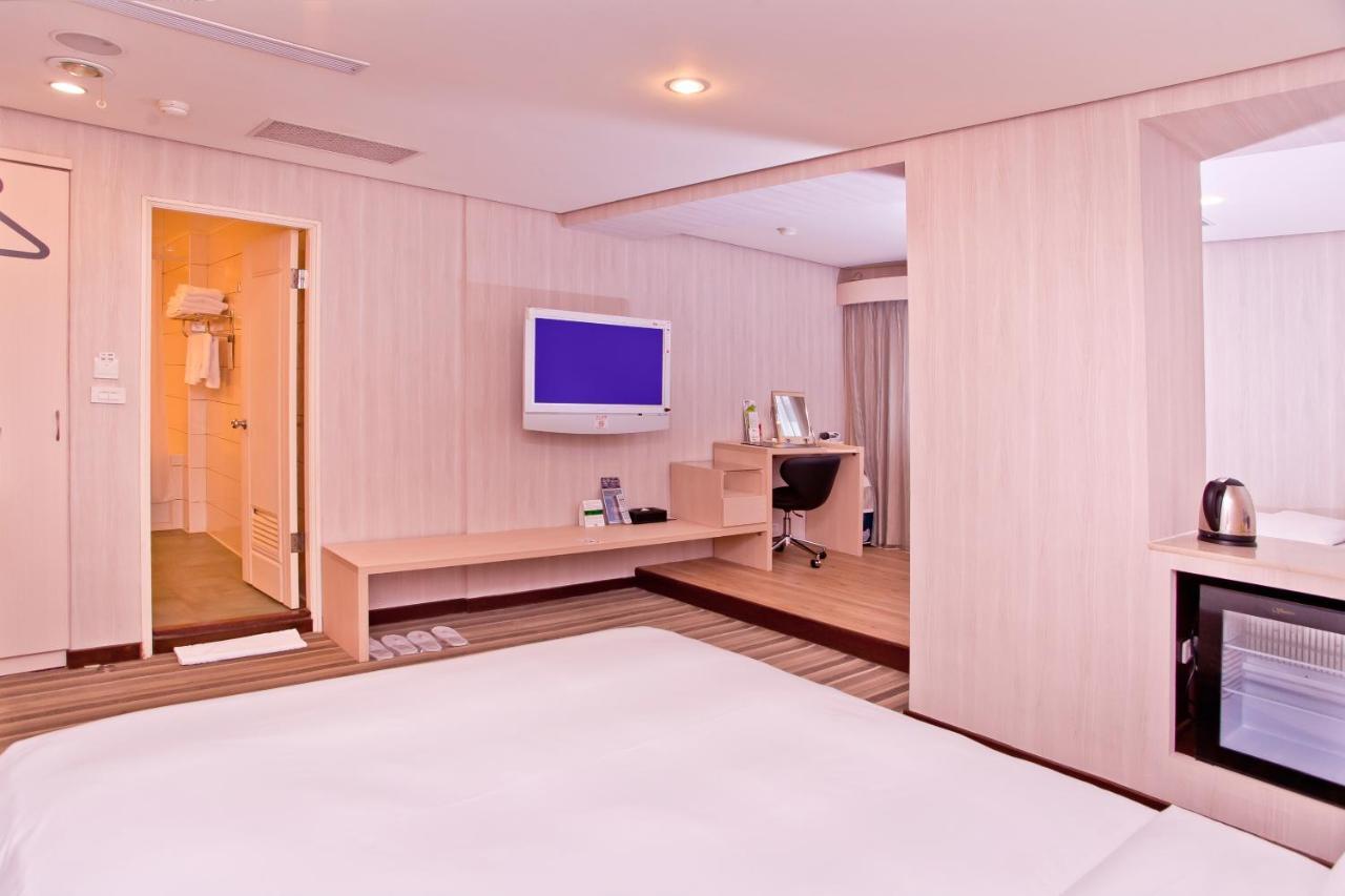 Yomi Hotel - Shuanglian Mrt Taipei Dış mekan fotoğraf