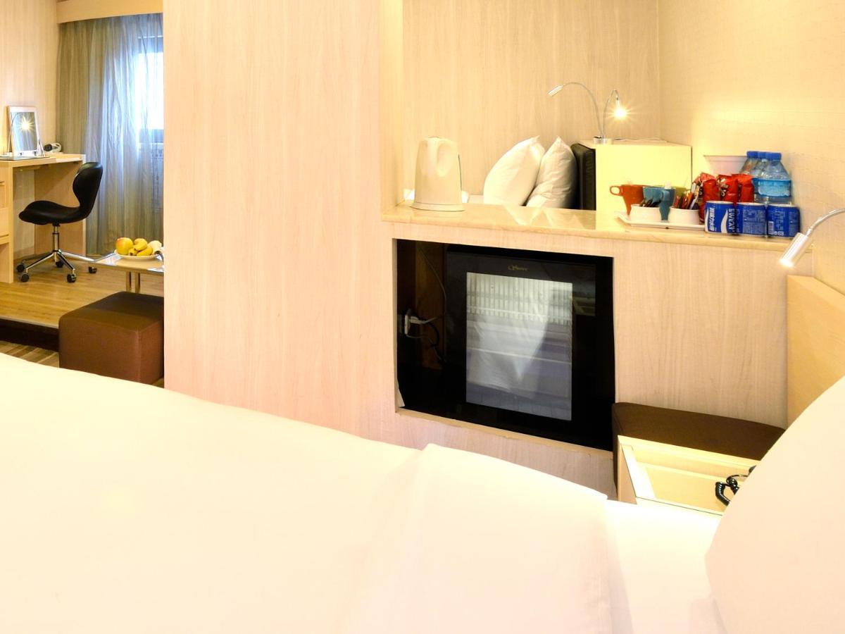 Yomi Hotel - Shuanglian Mrt Taipei Dış mekan fotoğraf